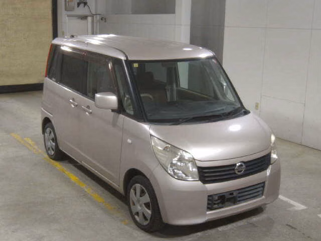 NISSAN ROOX