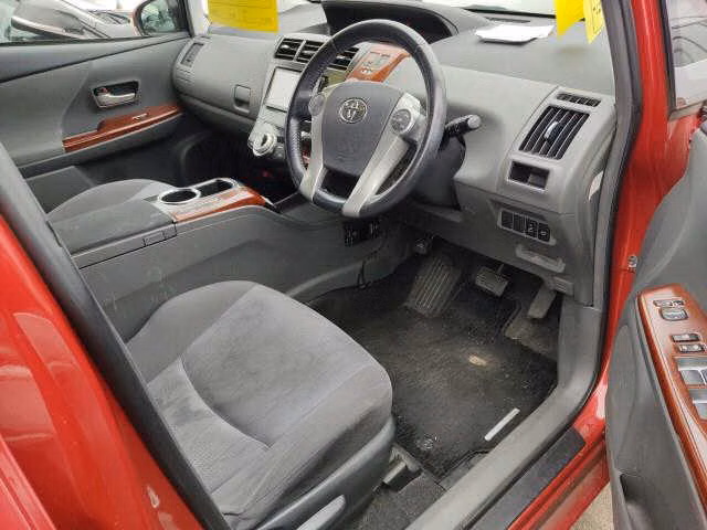 TOYOTA PRIUS ALPHA