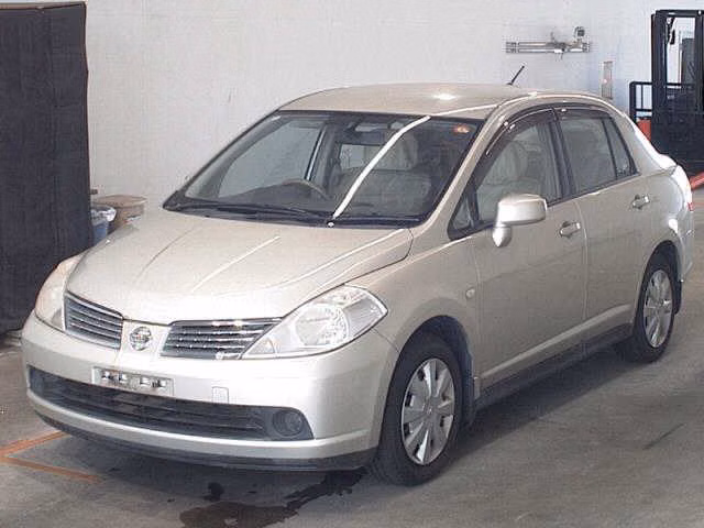 NISSAN TIIDA LATIO