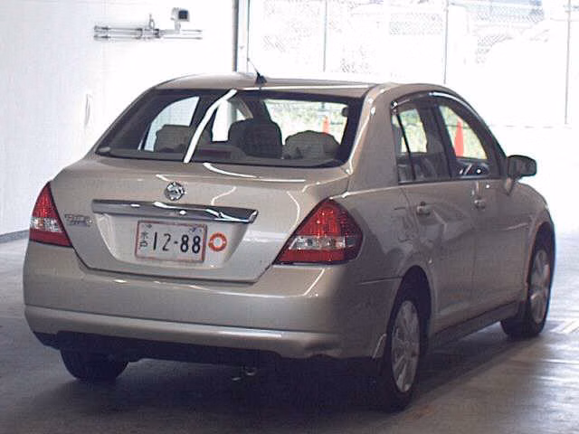 NISSAN TIIDA LATIO