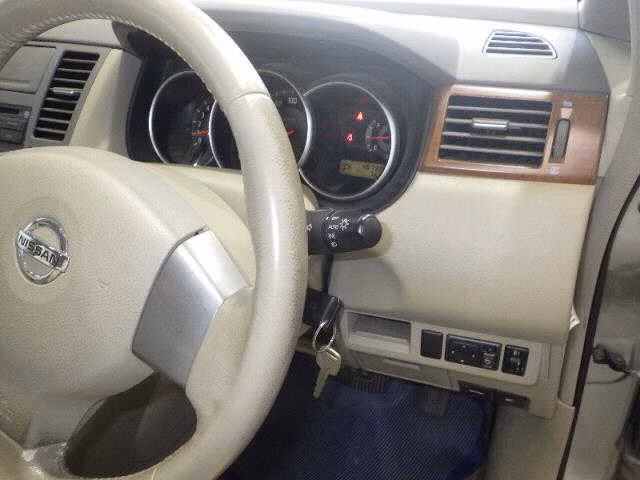 NISSAN TIIDA LATIO