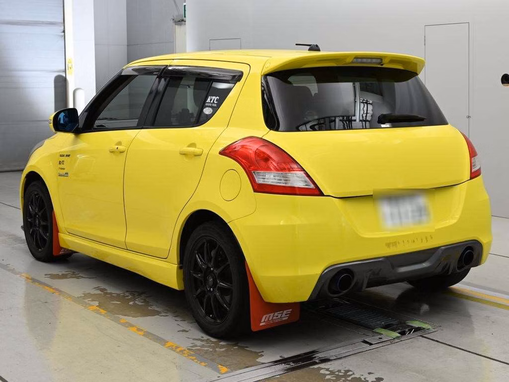 SUZUKI SWIFT