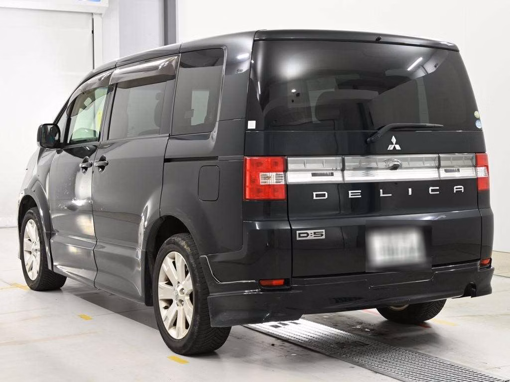 MITSUBISHI DELICA D:5