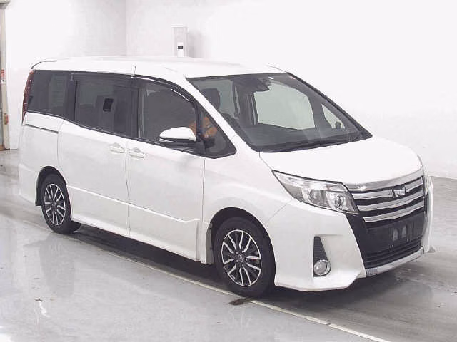 TOYOTA NOAH