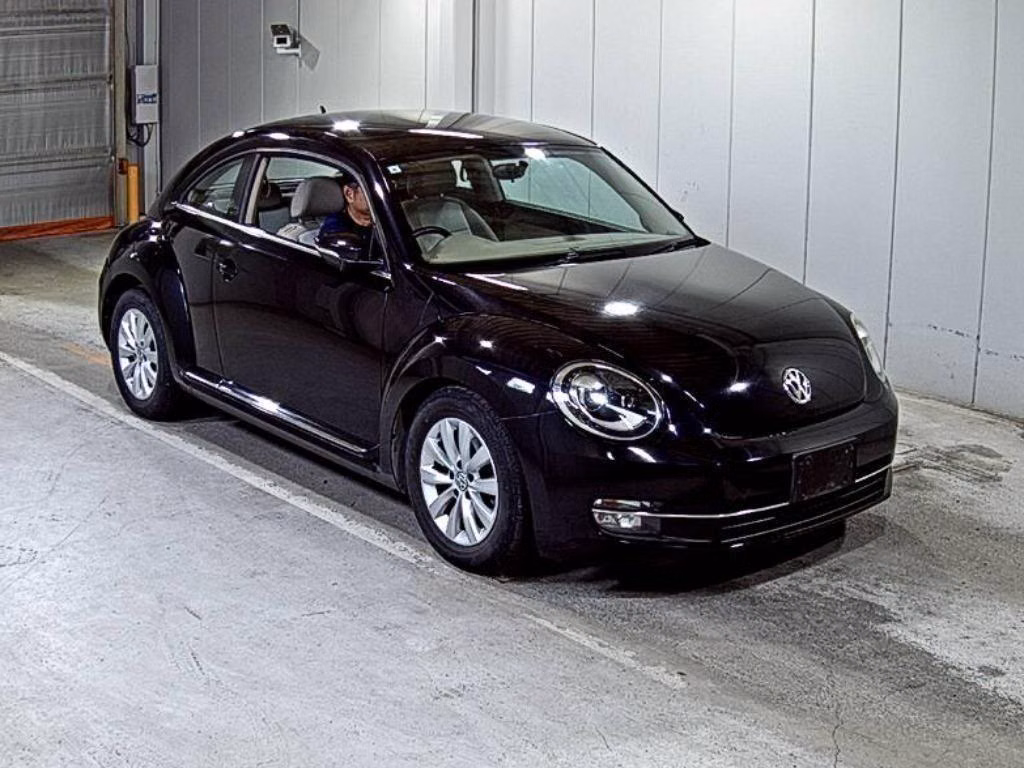 VOLKSWAGEN BEETLE