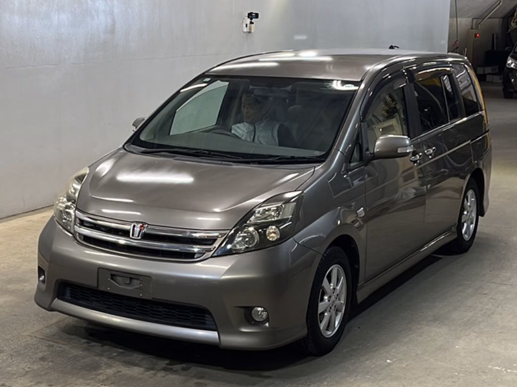 TOYOTA ISIS