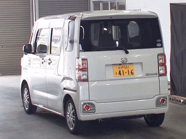 DAIHATSU WAKE