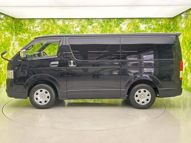 TOYOTA REGIUS ACE