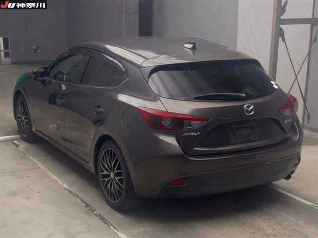 MAZDA AXELA