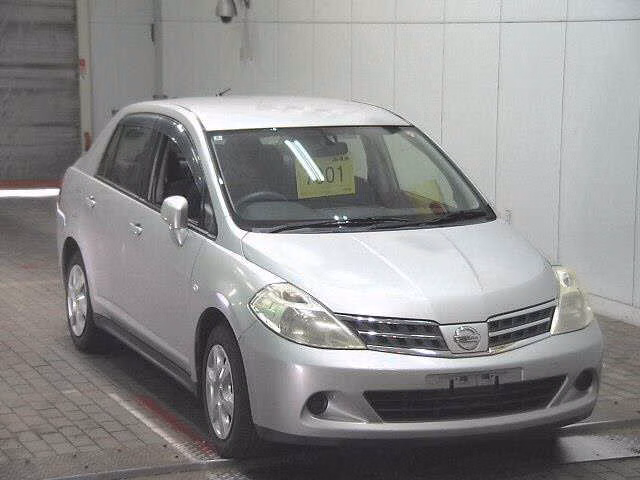 Nissan Tiida Latio