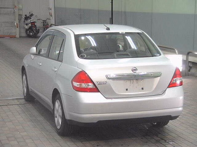 NISSAN TIIDA LATIO