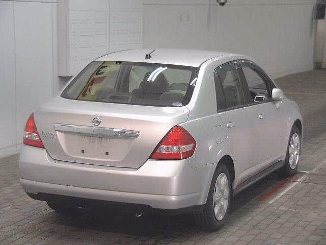 NISSAN TIIDA LATIO