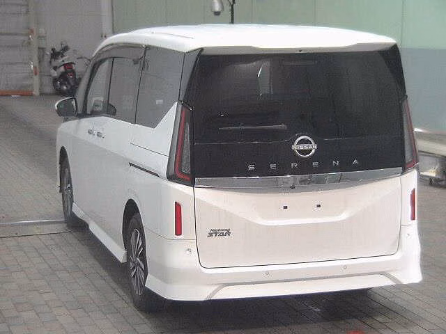 NISSAN SERENA