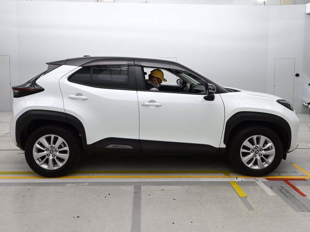 TOYOTA YARIS CROSS
