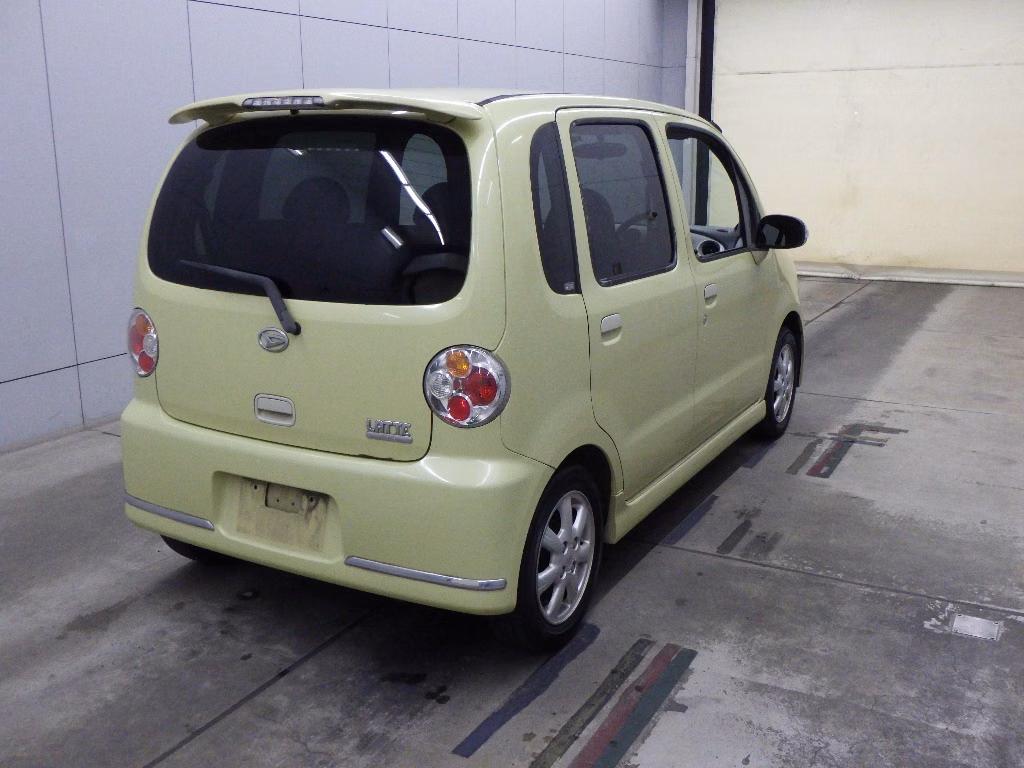 DAIHATSU MOVE LATTE