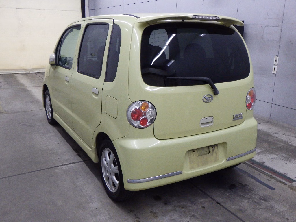 DAIHATSU MOVE LATTE