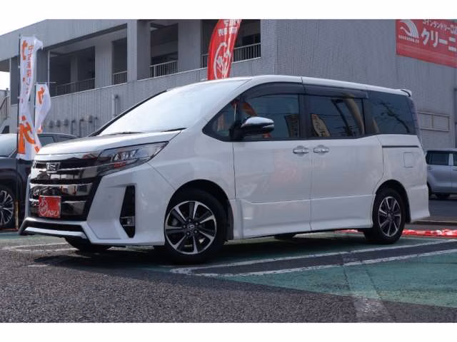 TOYOTA NOAH