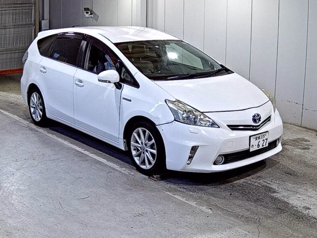 TOYOTA PRIUS ALPHA