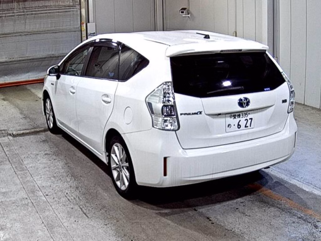TOYOTA PRIUS ALPHA