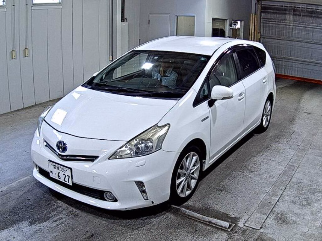 TOYOTA PRIUS ALPHA