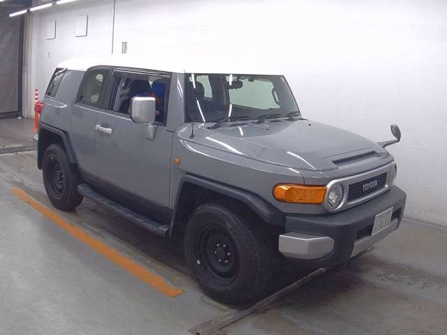 TOYOTA FJ CRUISER