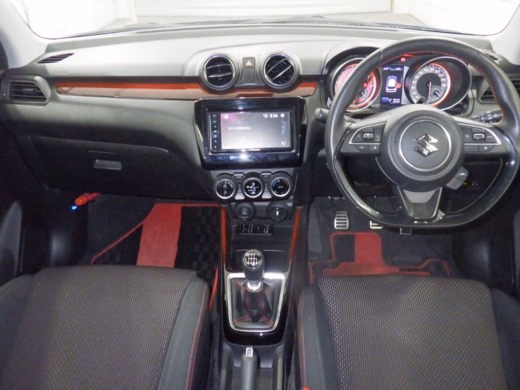 SUZUKI SWIFT