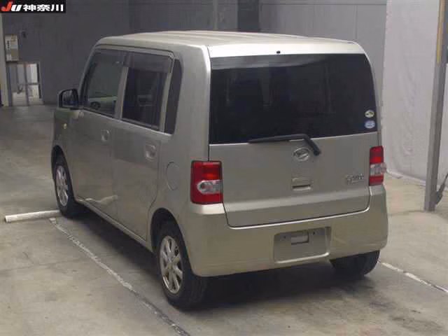 DAIHATSU MOVE CONTE