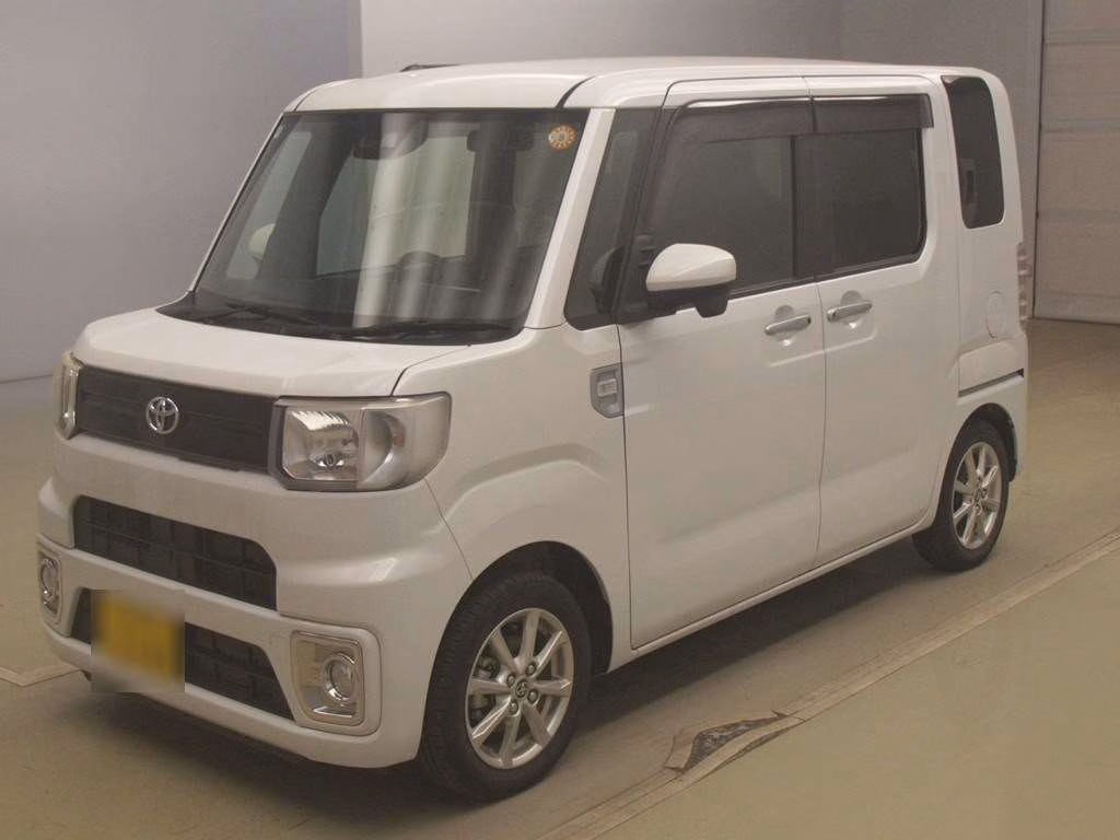 TOYOTA PIXIS MEGA