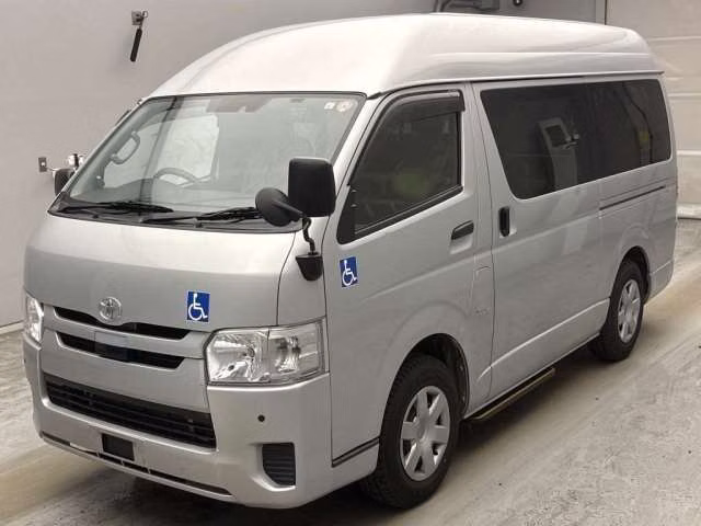 TOYOTA REGIUS ACE