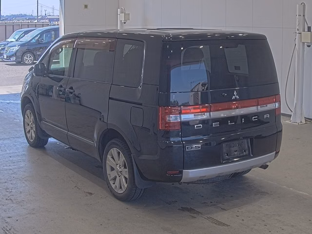 MITSUBISHI DELICA D:5