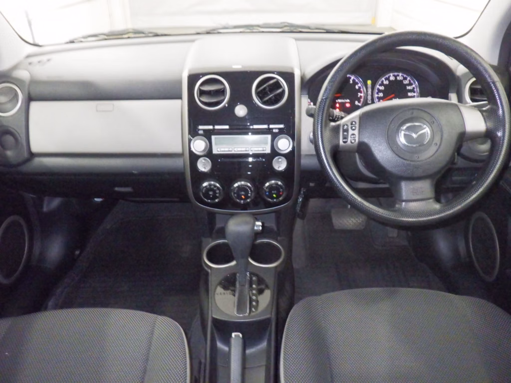 MAZDA VERISA