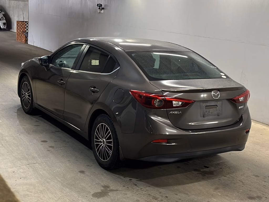 MAZDA AXELA