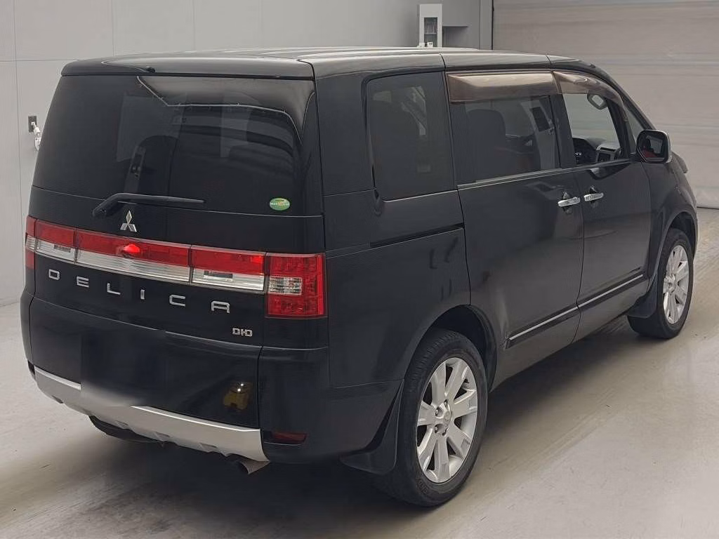MITSUBISHI DELICA D:5