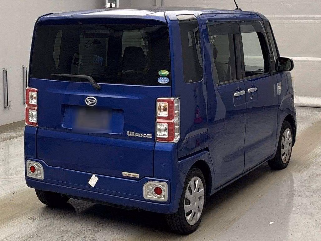 DAIHATSU WAKE