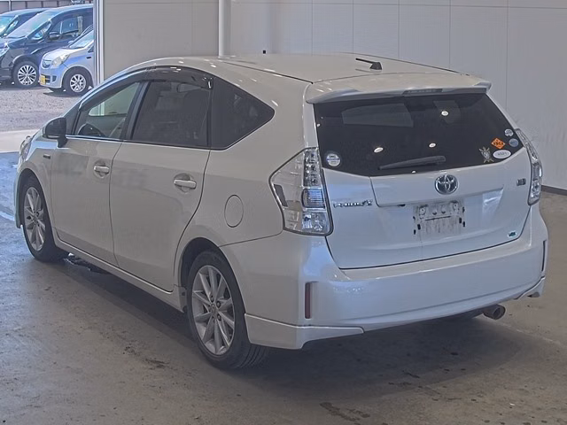 TOYOTA PRIUS ALPHA
