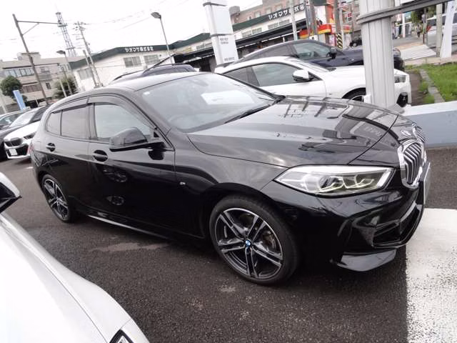 BMW 1-SERIES