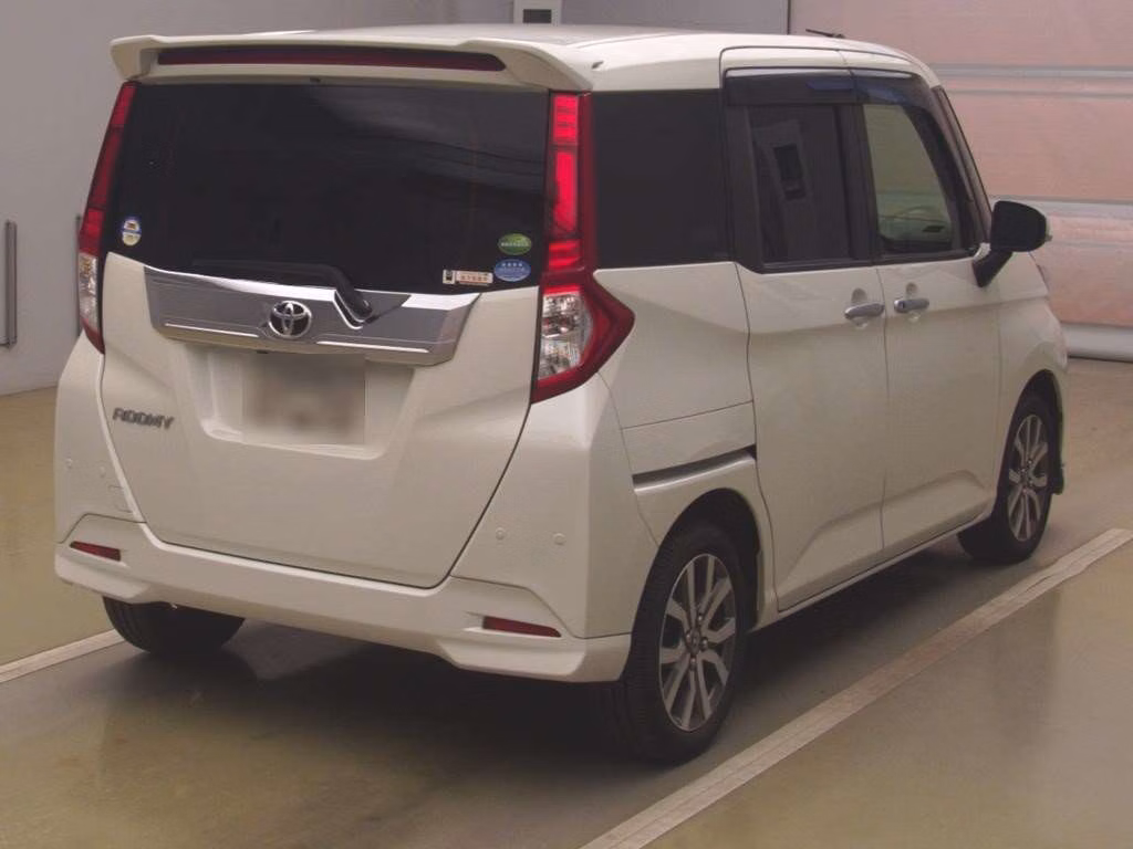 TOYOTA ROOMY