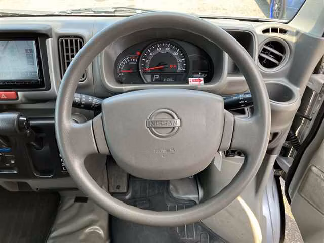 NISSAN NV100 CLIPPER