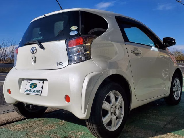 TOYOTA IQ