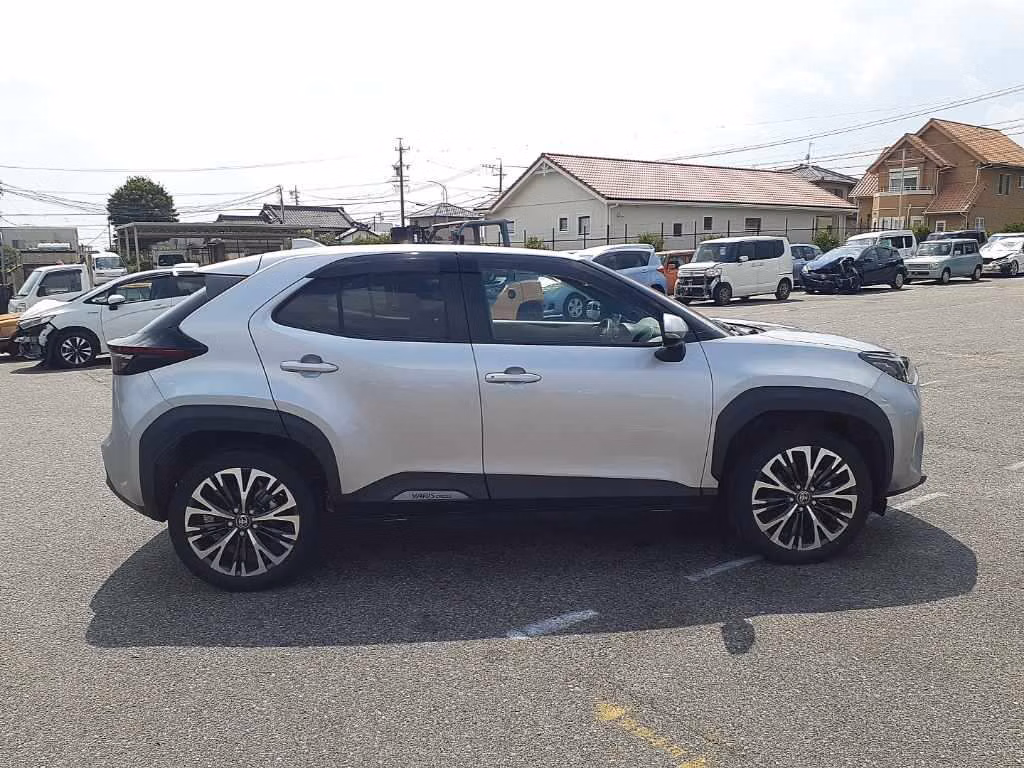 TOYOTA YARIS CROSS