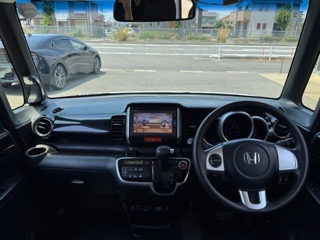 HONDA N-BOX