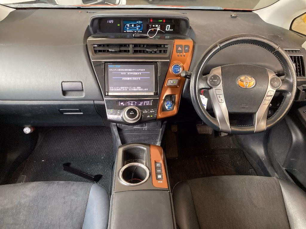 TOYOTA PRIUS ALPHA