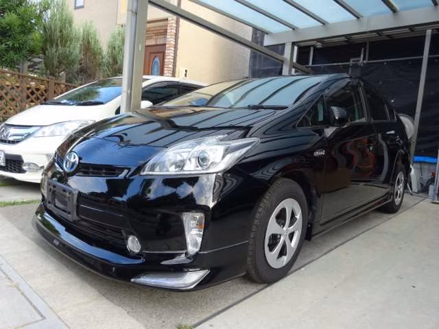 TOYOTA PRIUS