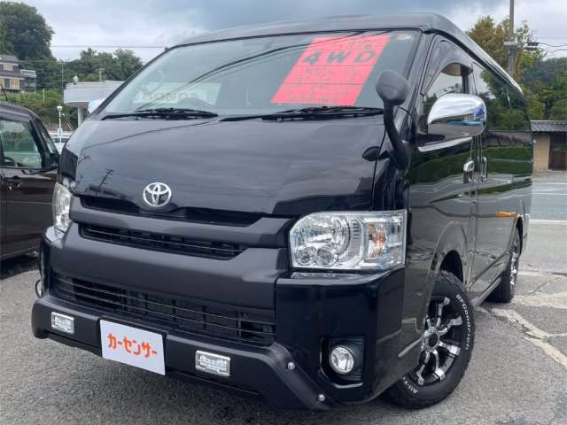TOYOTA HIACE