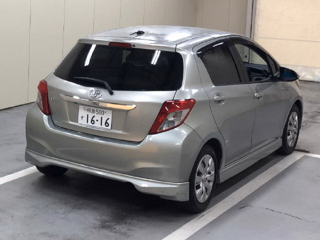 TOYOTA VITZ