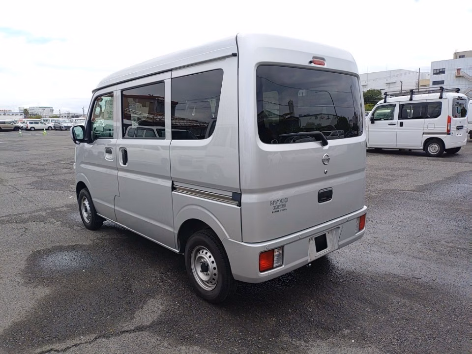 NISSAN NV100 CLIPPER