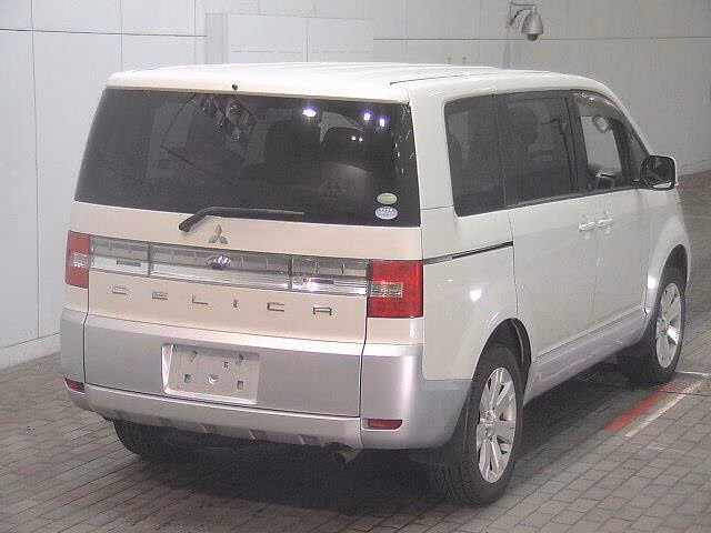MITSUBISHI DELICA D:5