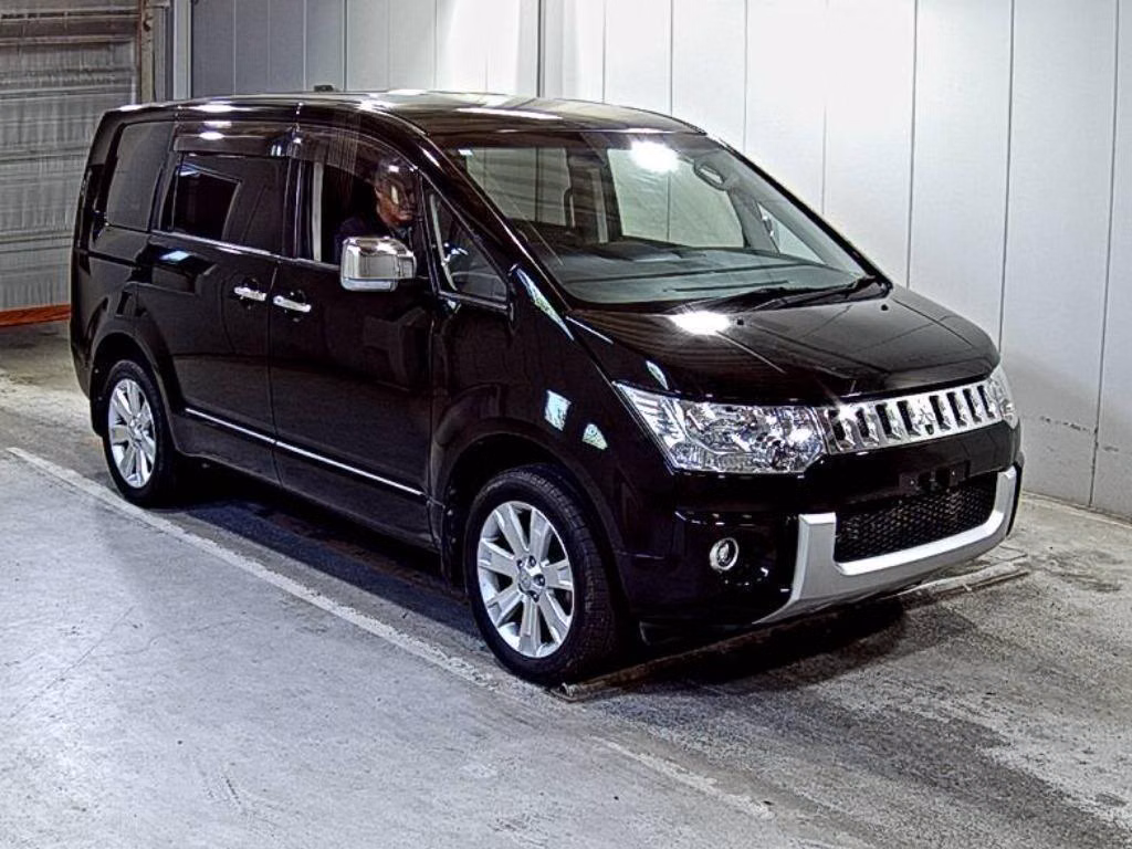 MITSUBISHI DELICA D:5