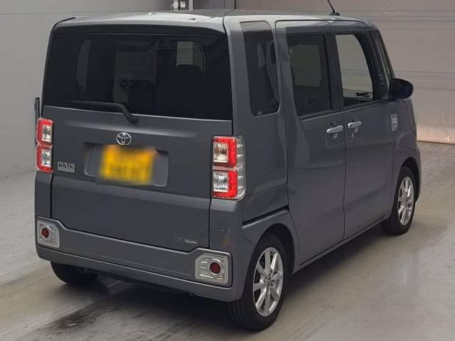 TOYOTA PIXIS MEGA