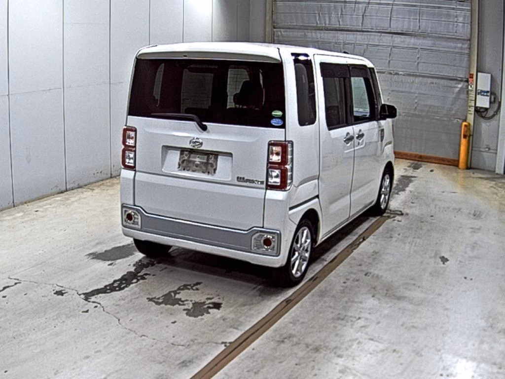 DAIHATSU WAKE